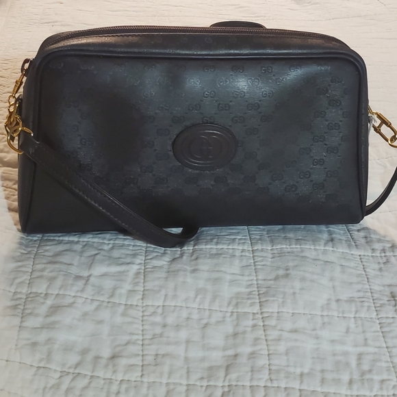 GUCCI GG Crossbody - Picture 2 of 8